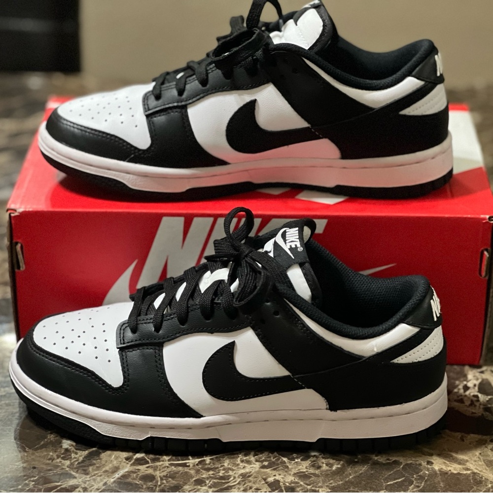 Nike Panda Dunks